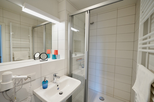 20220706-Starke-Gutshof-Schirgiswalde-Flieder-Bad (Groß).jpg